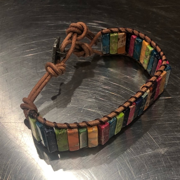 Rainbow colored bracelet - Picture 3 of 4